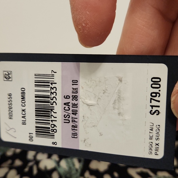 Dress - Picture 3 of 4